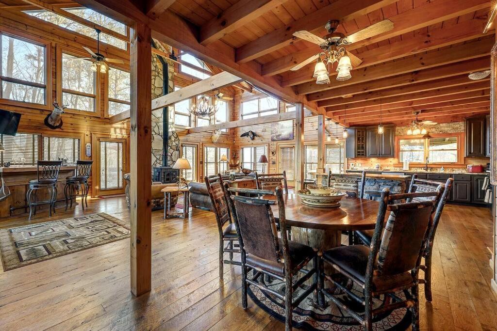 Blue Ridge Bliss- Spacious Cabin, Pets, Hot Tub! Esterno foto