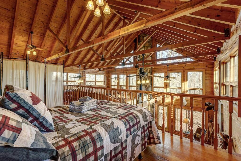 Blue Ridge Bliss- Spacious Cabin, Pets, Hot Tub! Esterno foto