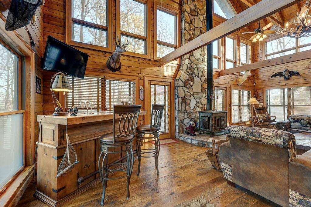 Blue Ridge Bliss- Spacious Cabin, Pets, Hot Tub! Esterno foto