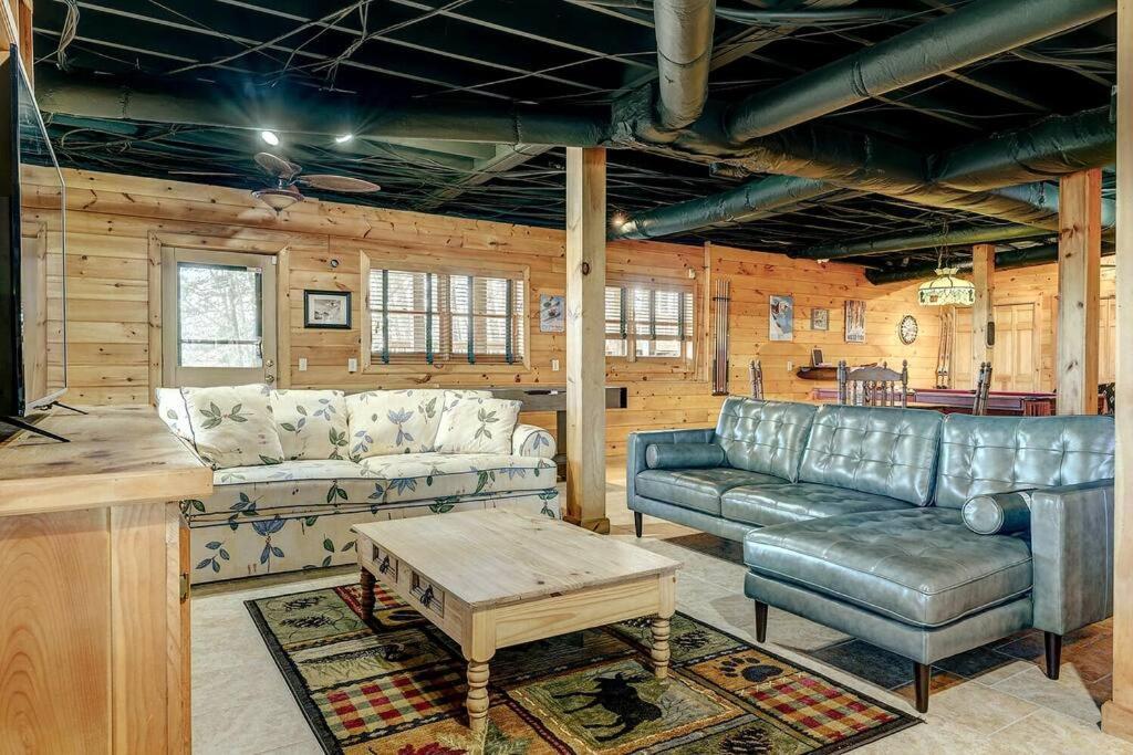 Blue Ridge Bliss- Spacious Cabin, Pets, Hot Tub! Esterno foto